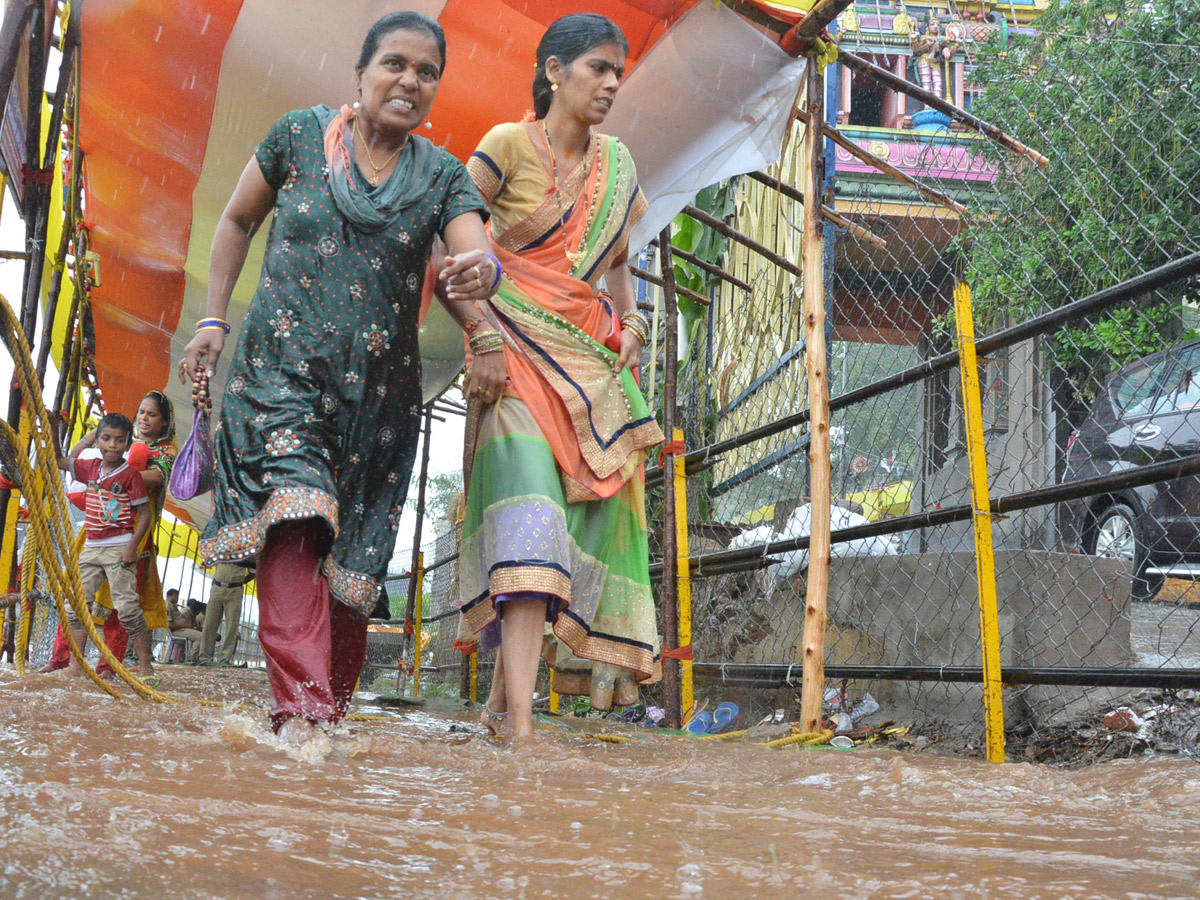 Heavy Rainfall At Vijayawada Durga Temple - Sakshi7
