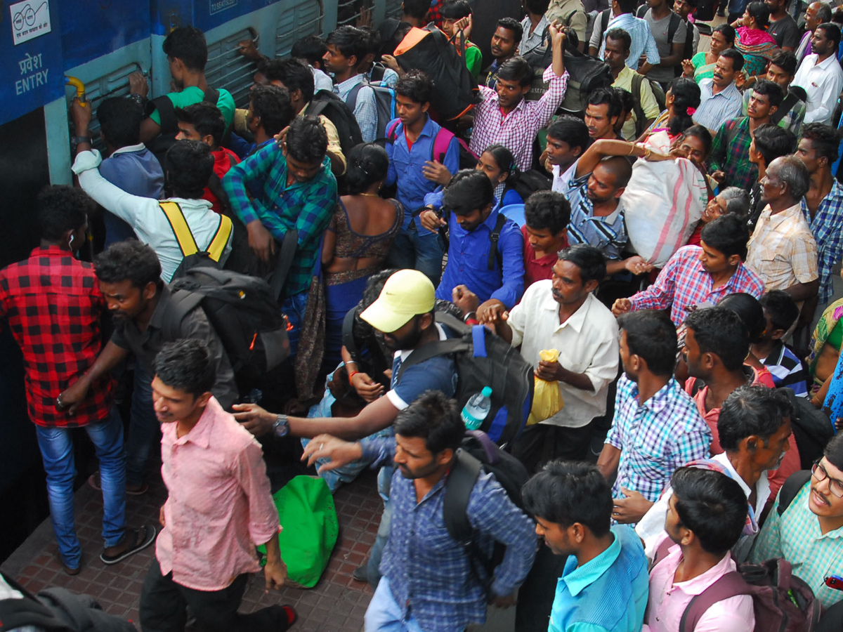 Dasara Rush At Secunderabad Railway Station Photo Gallery - Sakshi11