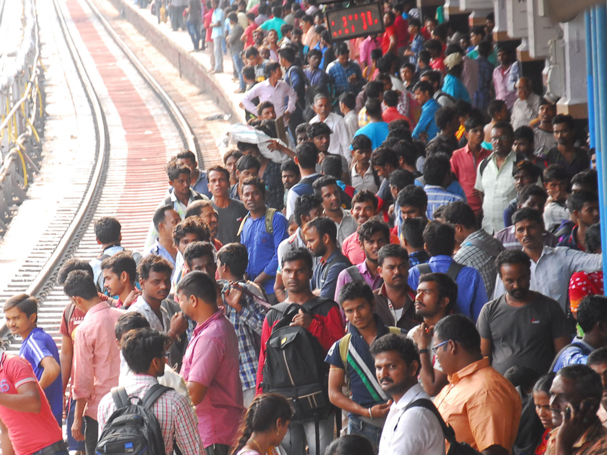 Dasara Rush At Secunderabad Railway Station Photo Gallery - Sakshi15