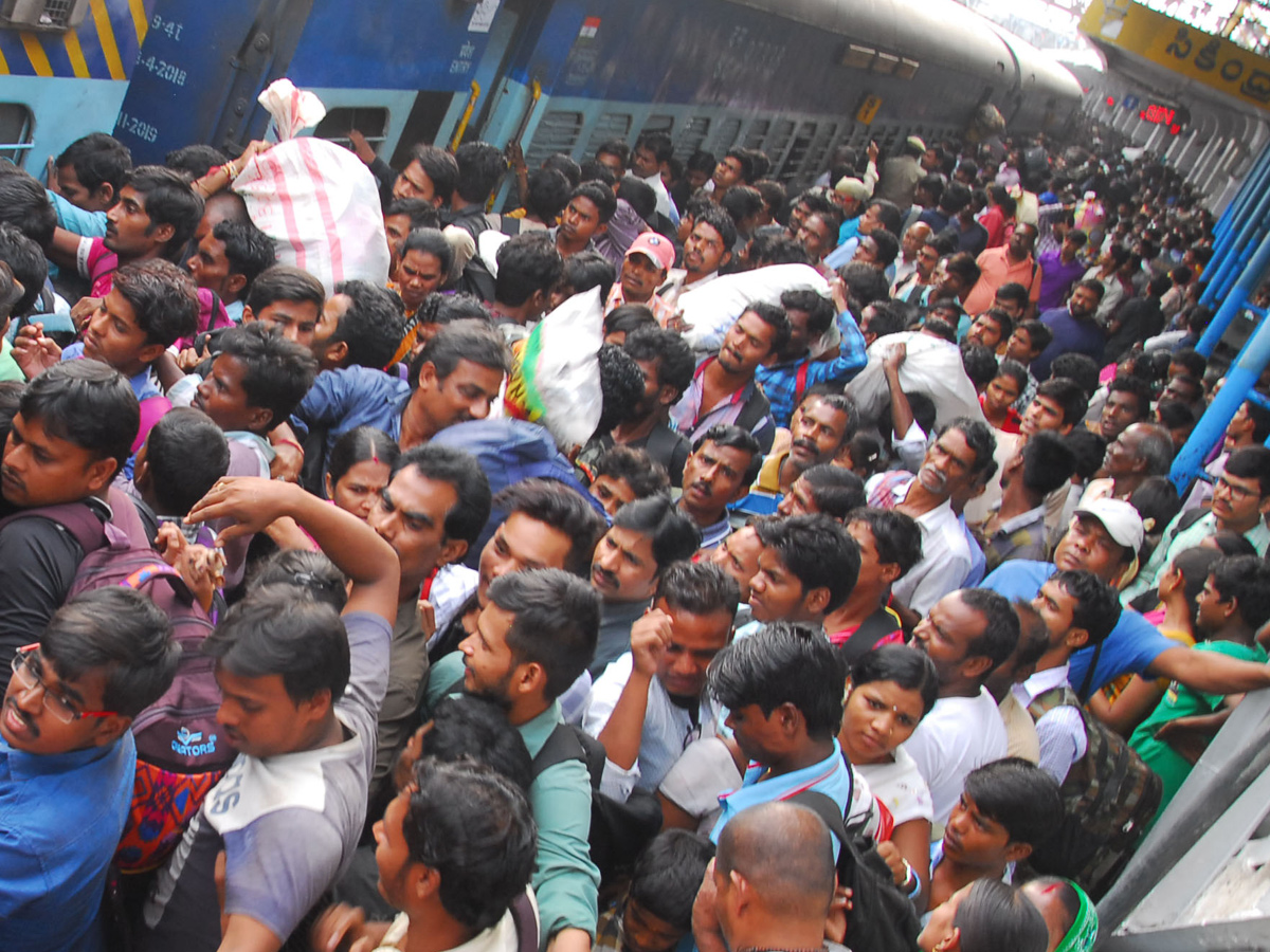 Dasara Rush At Secunderabad Railway Station Photo Gallery - Sakshi16