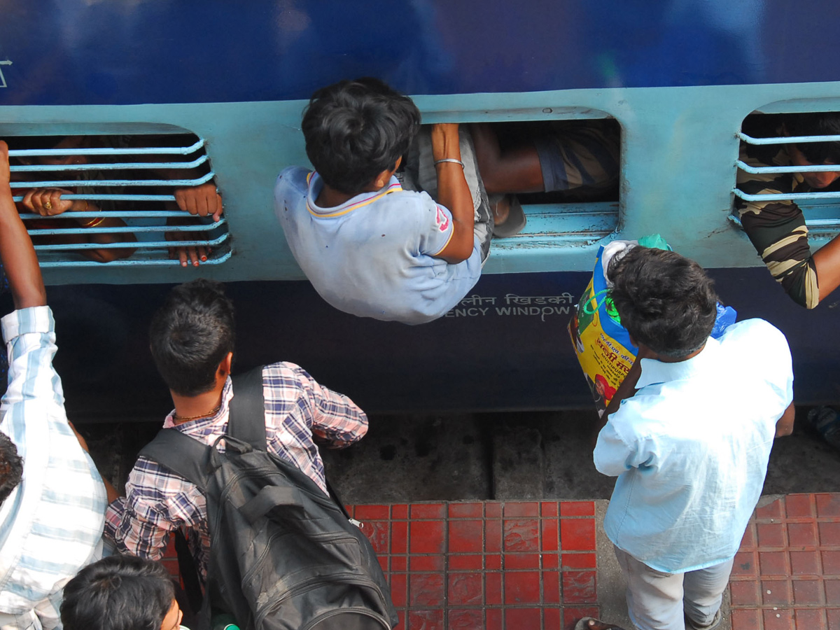Dasara Rush At Secunderabad Railway Station Photo Gallery - Sakshi4