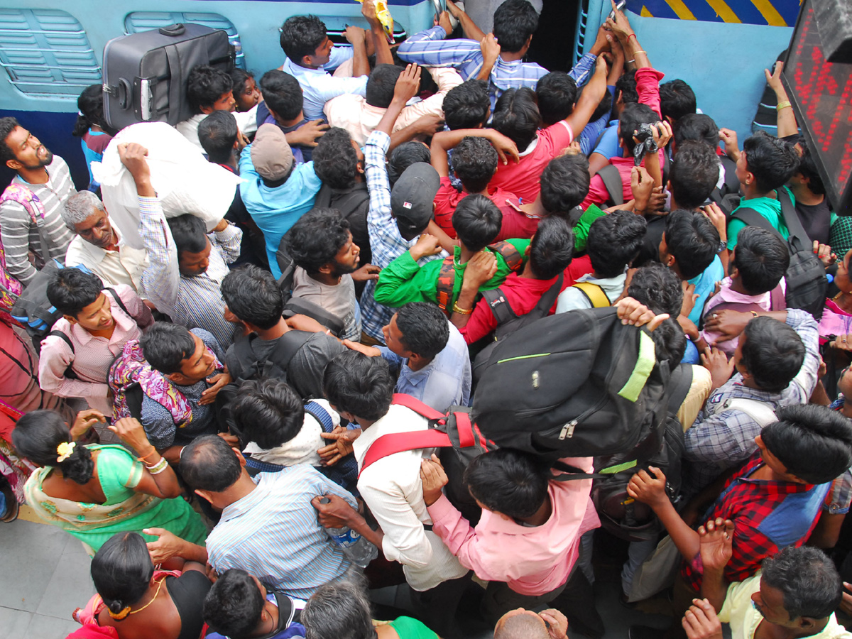 Dasara Rush At Secunderabad Railway Station Photo Gallery - Sakshi7