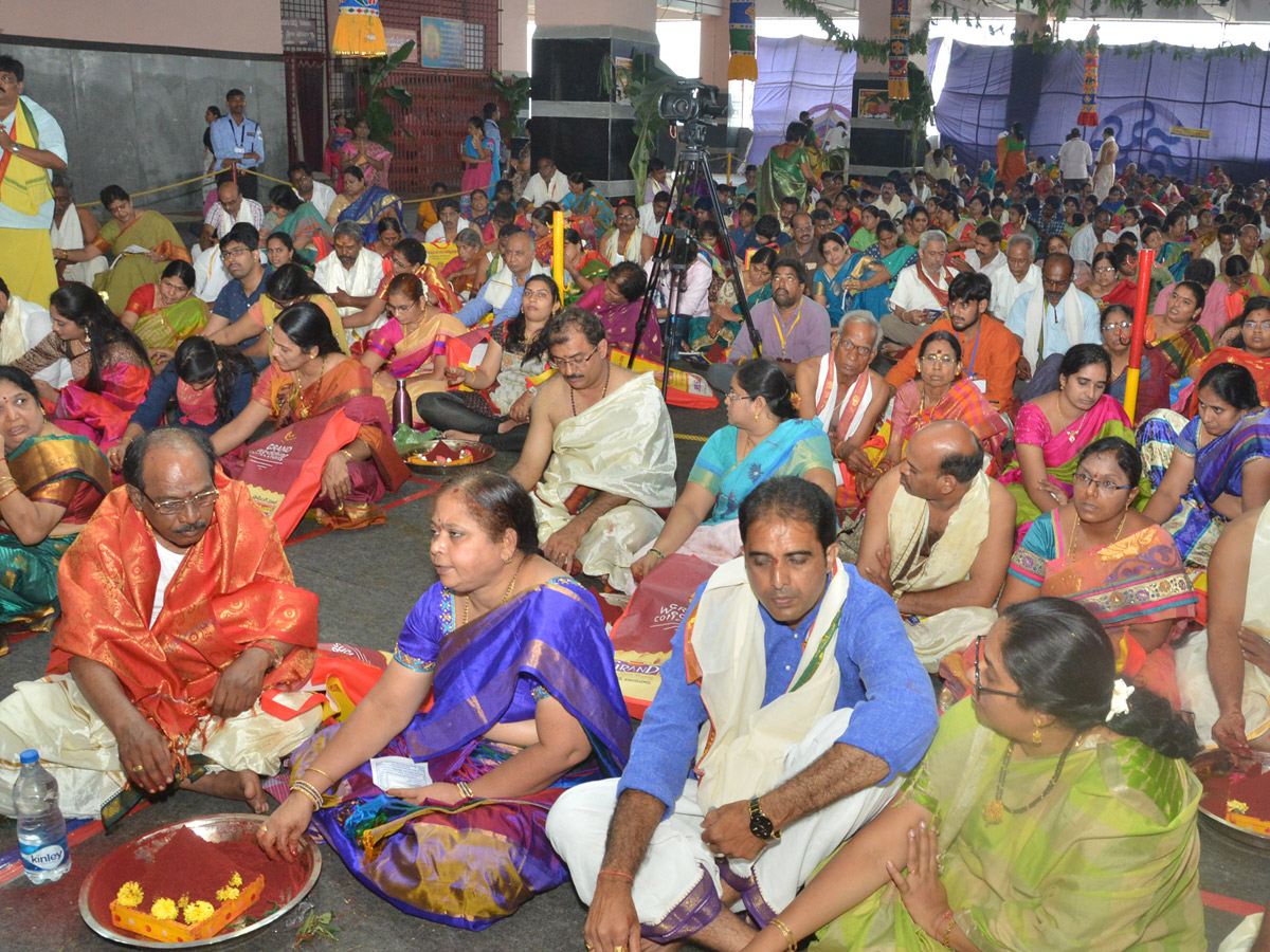 Sri Mahalakshmi Avataram in Vijayawada Kanaka Durga Temple - Sakshi23