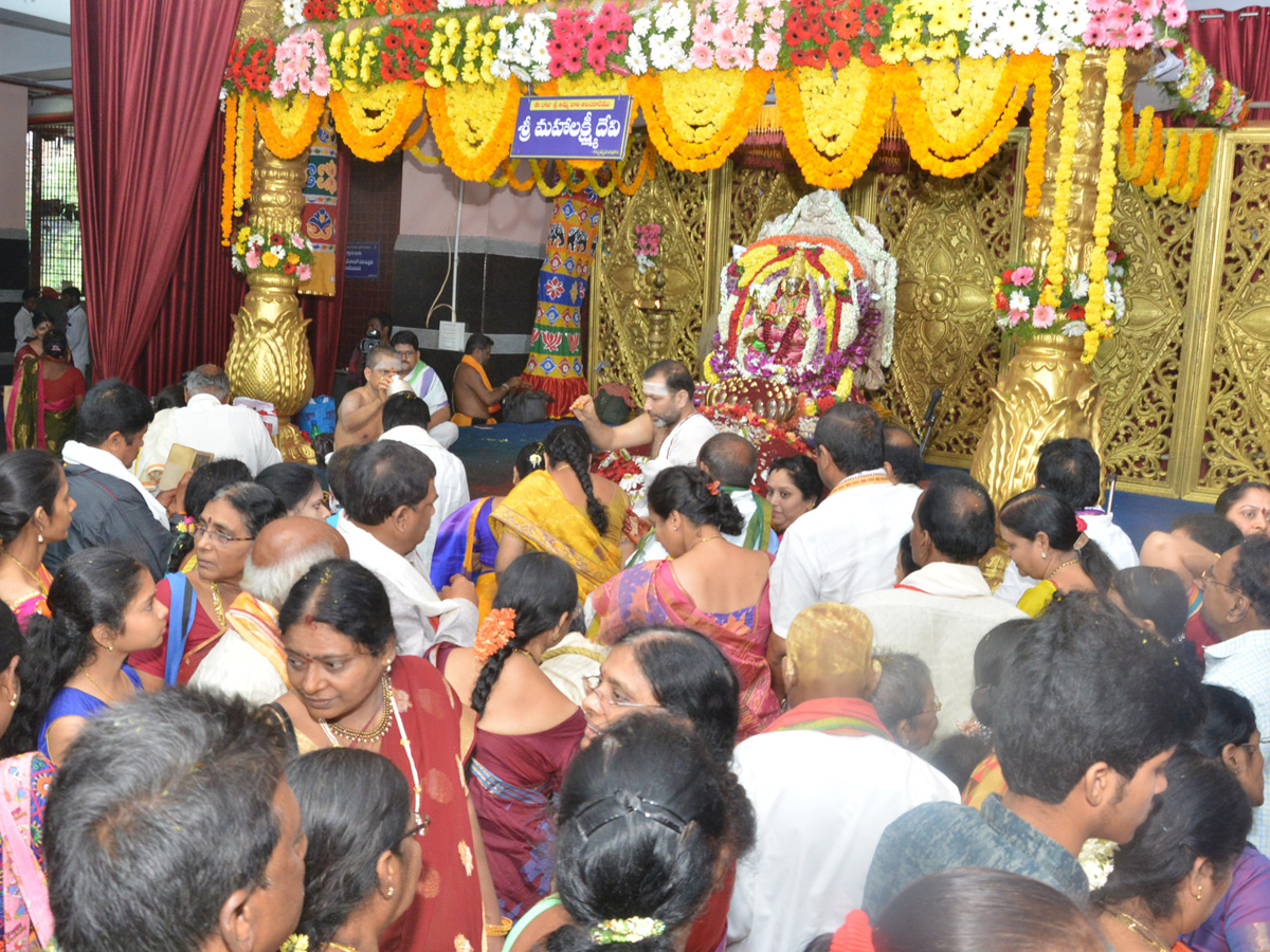 Sri Mahalakshmi Avataram in Vijayawada Kanaka Durga Temple - Sakshi2
