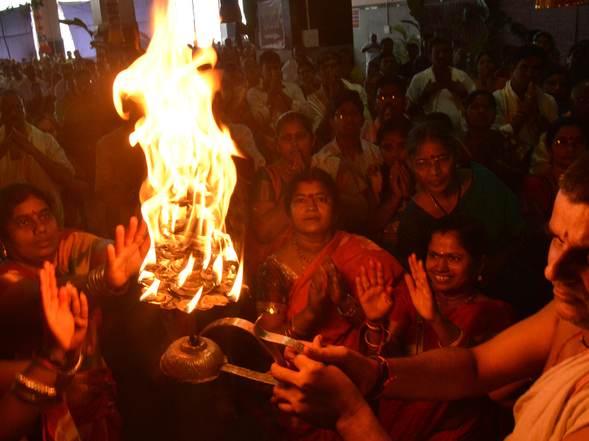 Sri Mahalakshmi Avataram in Vijayawada Kanaka Durga Temple - Sakshi3