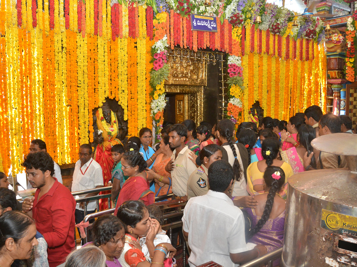 Sri Mahalakshmi Avataram in Vijayawada Kanaka Durga Temple - Sakshi8