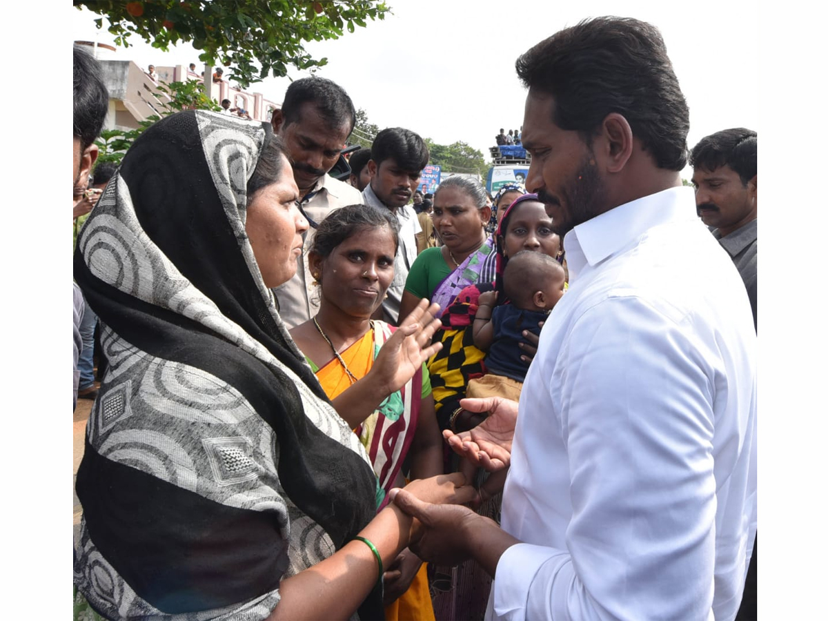 YS Jagan PrajaSankalpaYatra 287th Day Photo Gallery - Sakshi19
