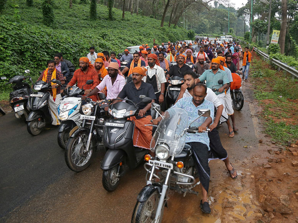 Devotees Stop Women From Entering Temple Photo Gallery - Sakshi3