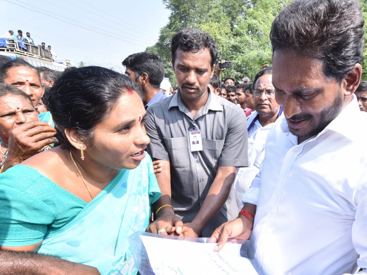 YS Jagan PrajaSankalpaYatra Day 288 Photo Gallery - Sakshi6