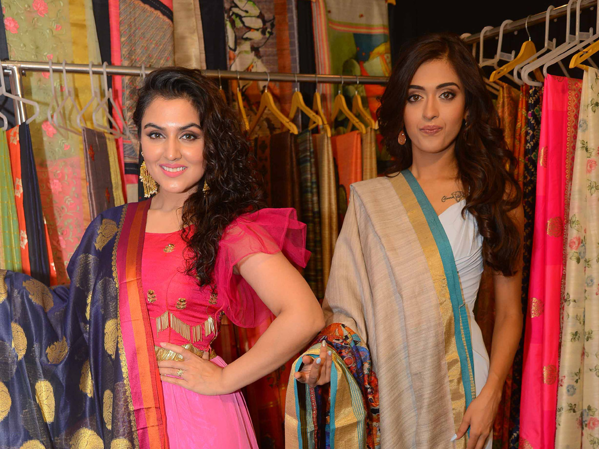 Grand Launch of Jhalak Lifestyle Fashion Exhibition Gayatri Bharadwaj Ananya Soni Photo Gallery - Sakshi4