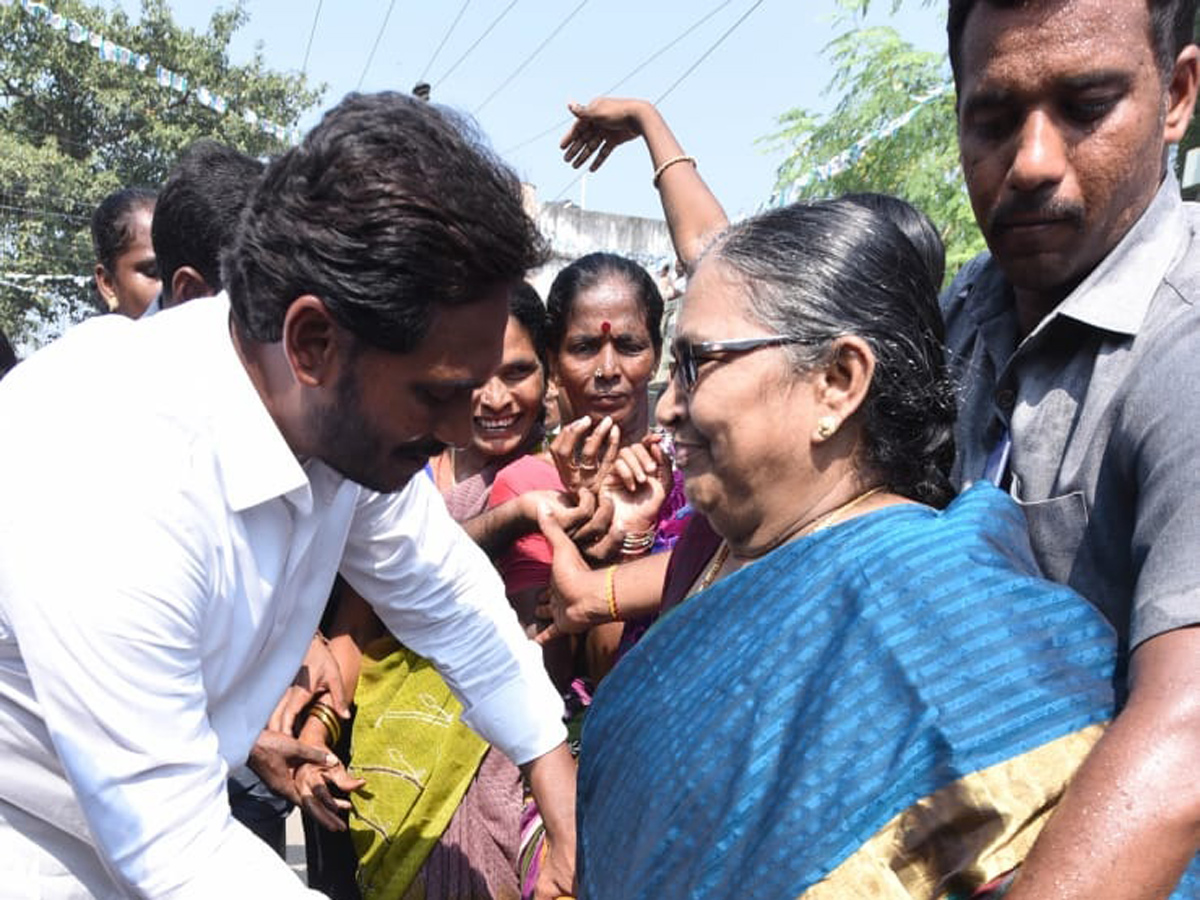 YS jagan padayatra photo gallery - Sakshi11