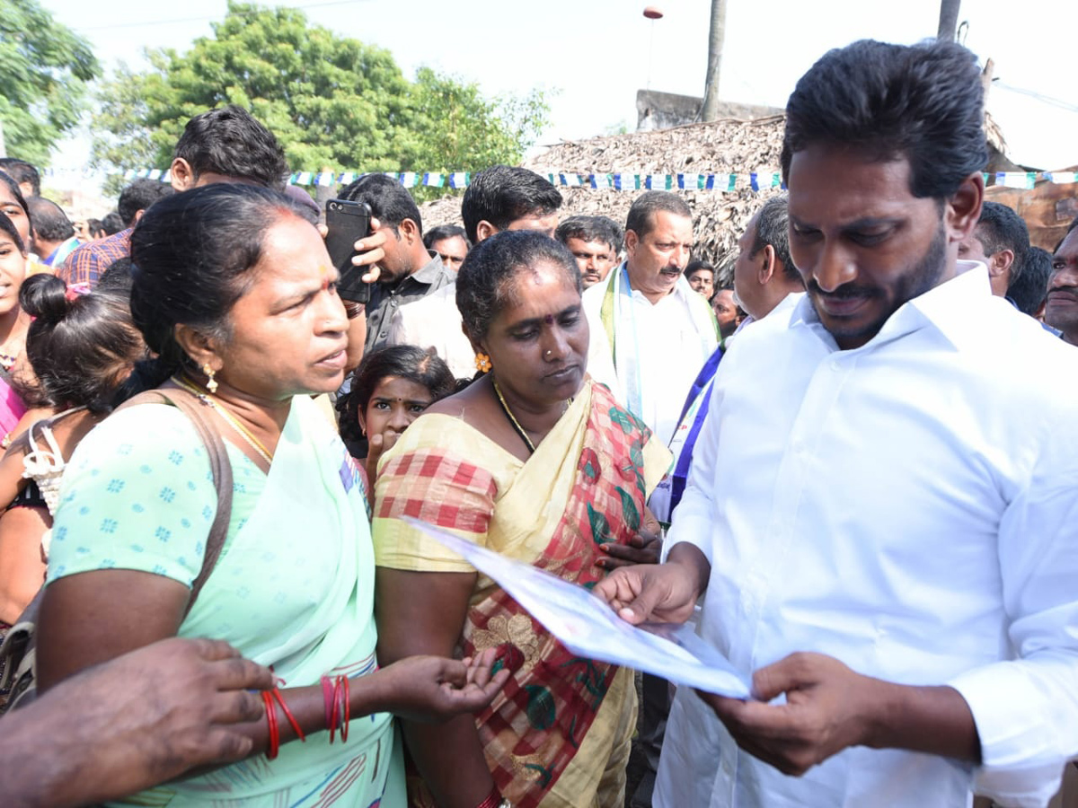 YS jagan padayatra photo gallery - Sakshi4