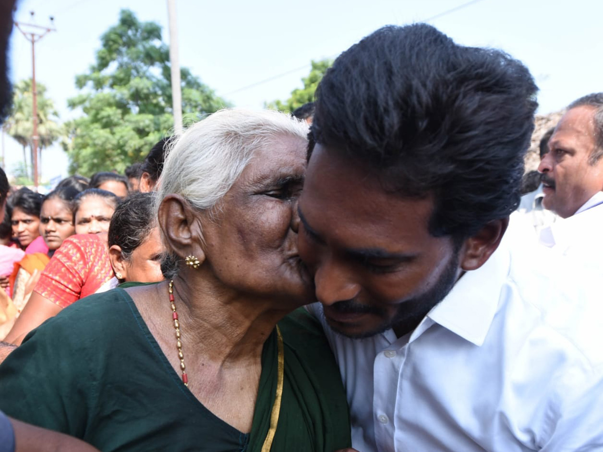 YS jagan padayatra photo gallery - Sakshi7