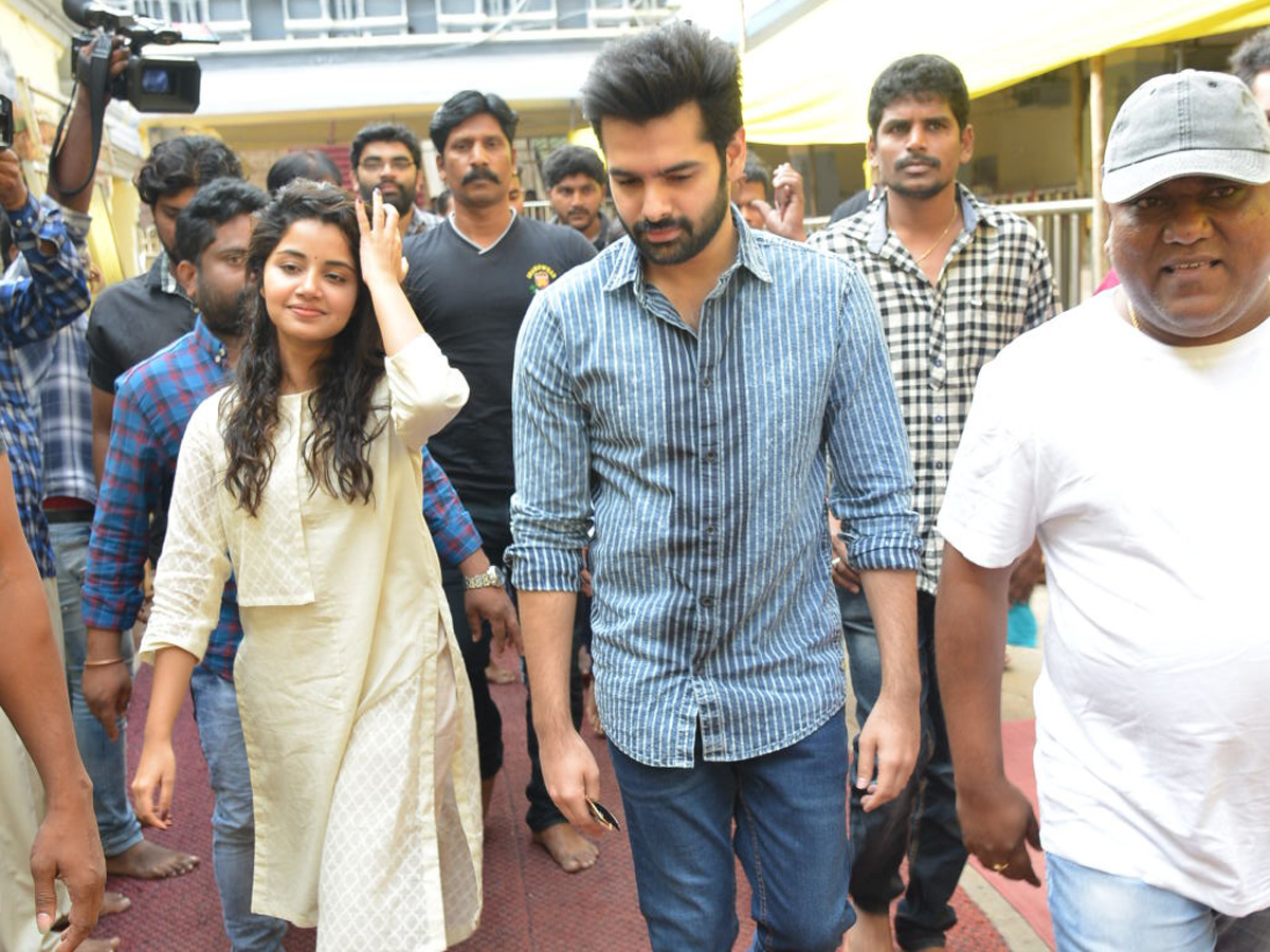 Hello Guru Prema Kosame Team In Vijayawada Kanaka Durga Temple Photo Gallery - Sakshi5