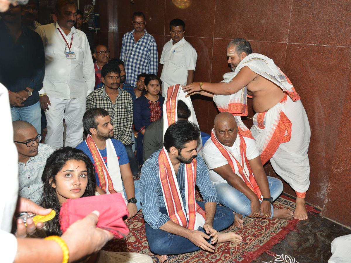 Hello Guru Prema Kosame Team In Vijayawada Kanaka Durga Temple Photo Gallery - Sakshi6