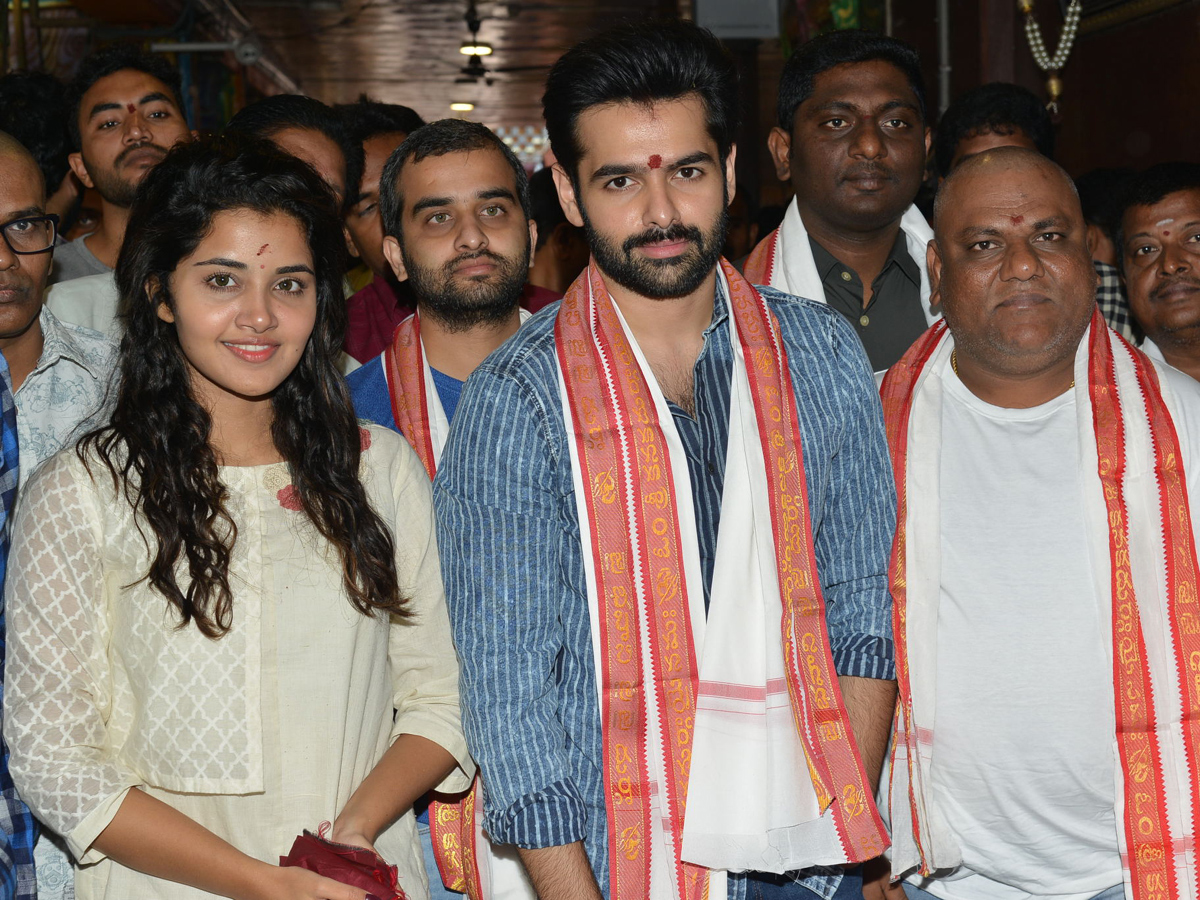 Hello Guru Prema Kosame Team In Vijayawada Kanaka Durga Temple Photo Gallery - Sakshi7