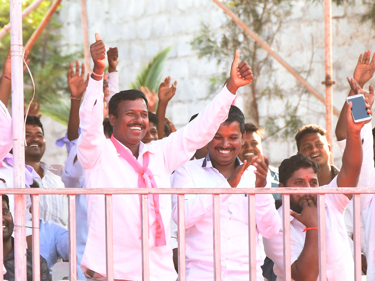 TRS Meeting at Erravalli Farm House Photo Gallery - Sakshi10