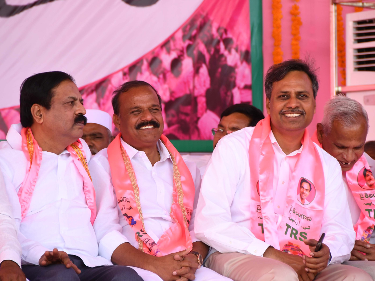 TRS Meeting at Erravalli Farm House Photo Gallery - Sakshi12