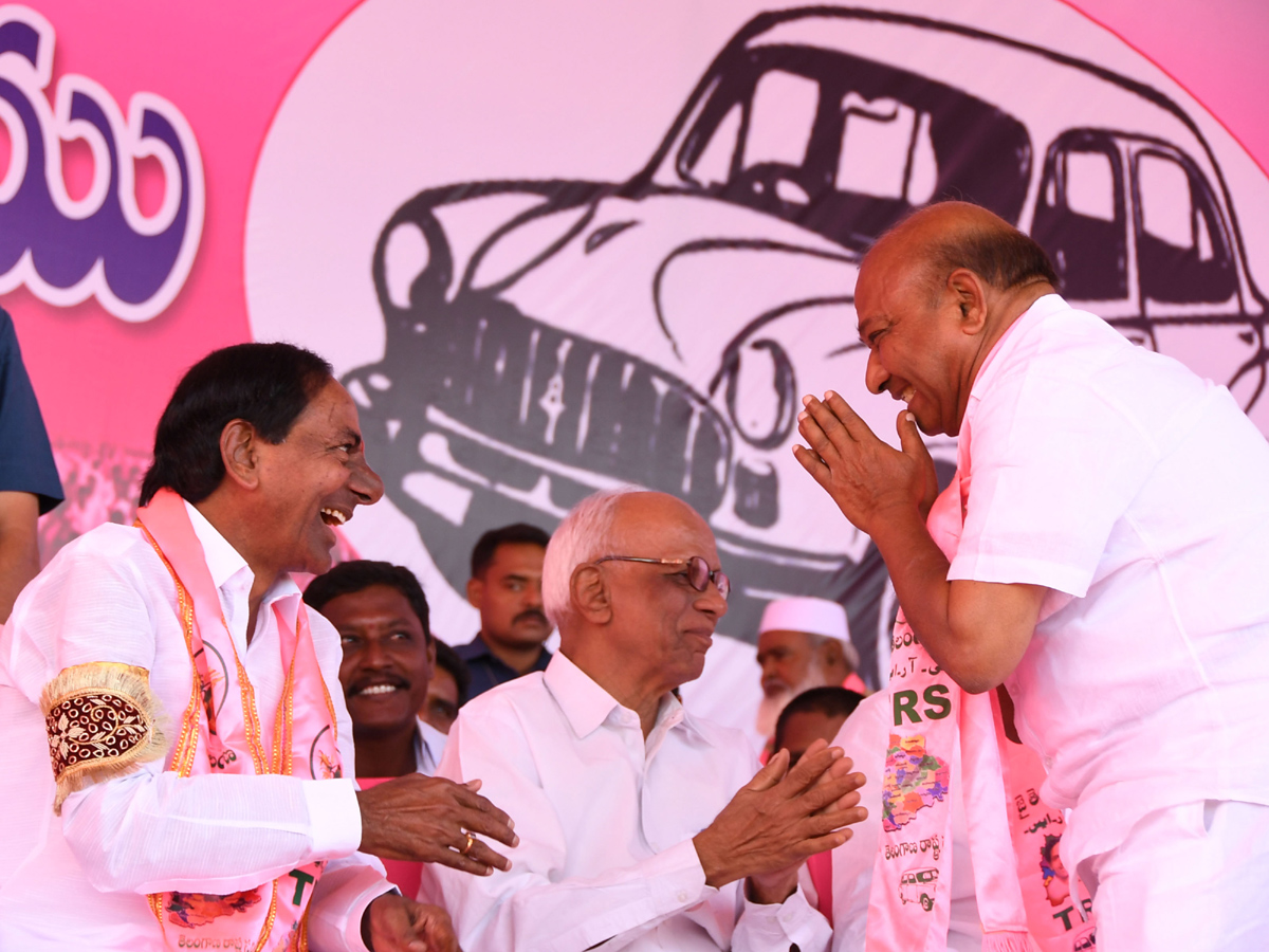 TRS Meeting at Erravalli Farm House Photo Gallery - Sakshi15