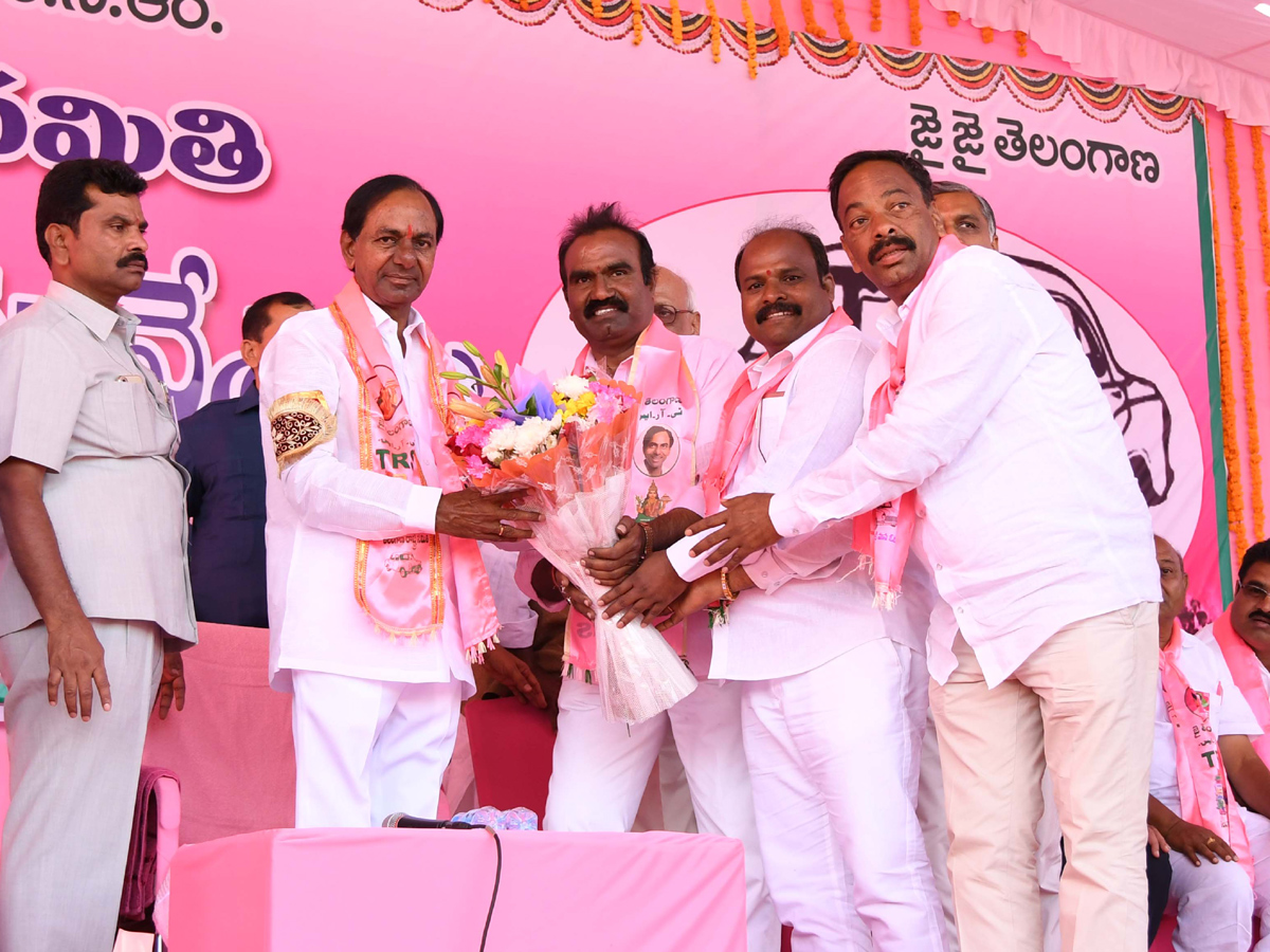 TRS Meeting at Erravalli Farm House Photo Gallery - Sakshi6