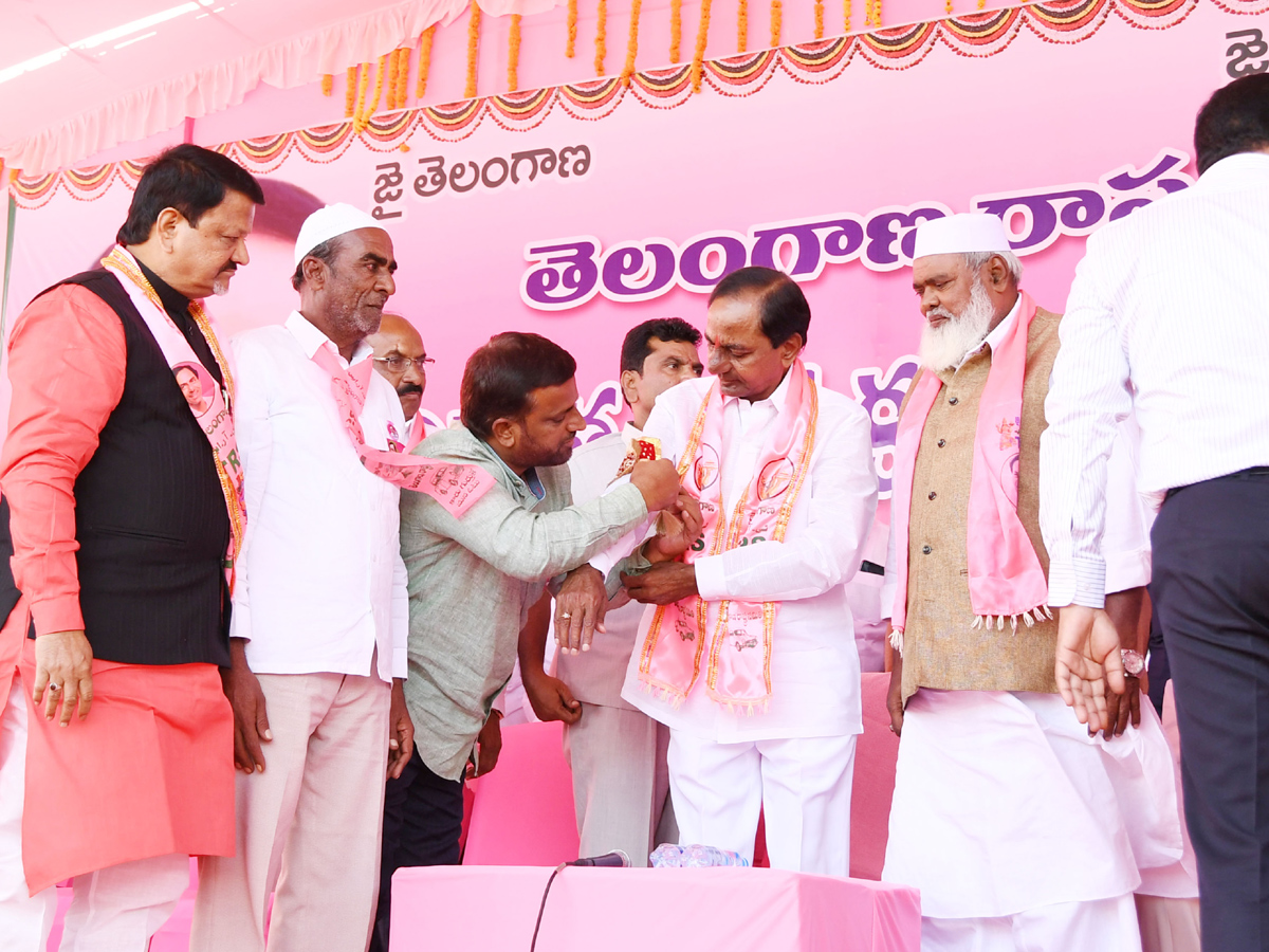 TRS Meeting at Erravalli Farm House Photo Gallery - Sakshi7