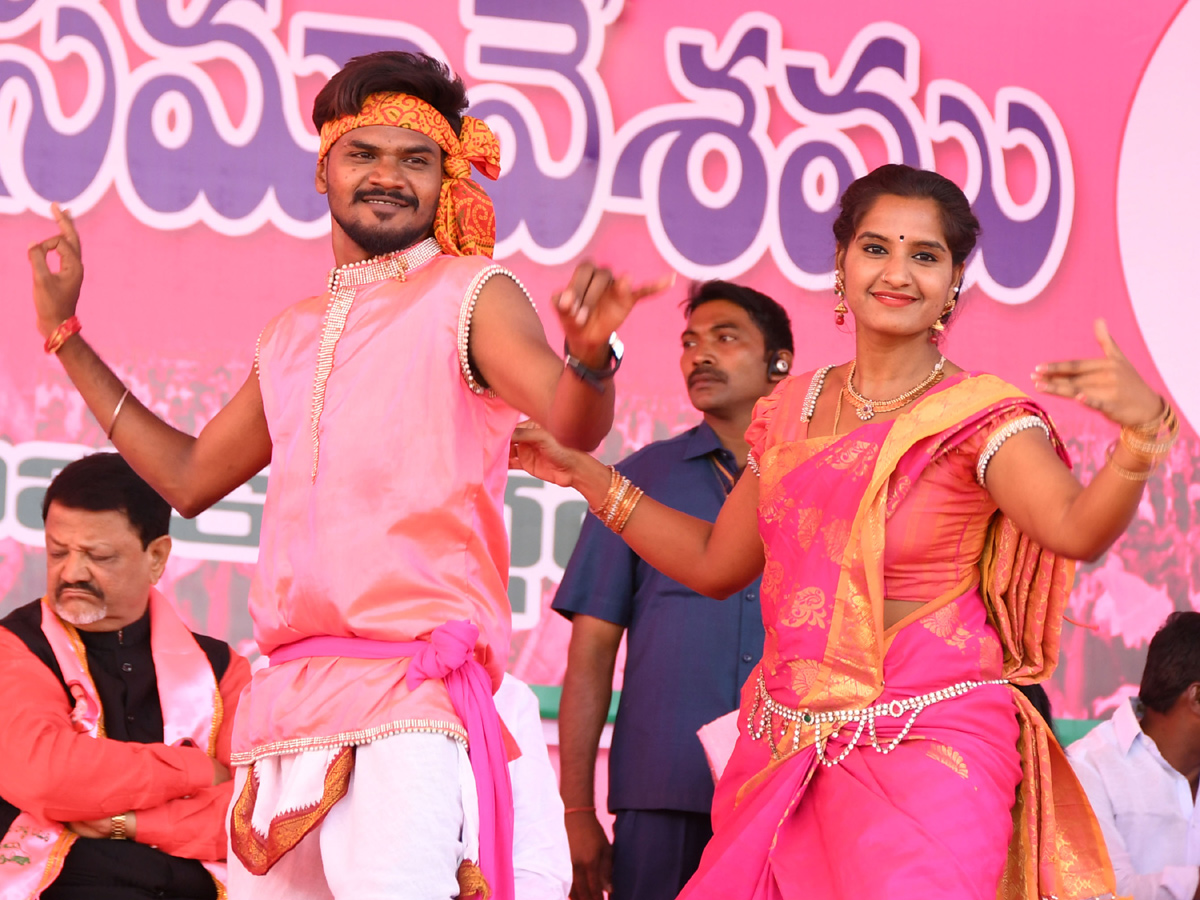 TRS Meeting at Erravalli Farm House Photo Gallery - Sakshi9