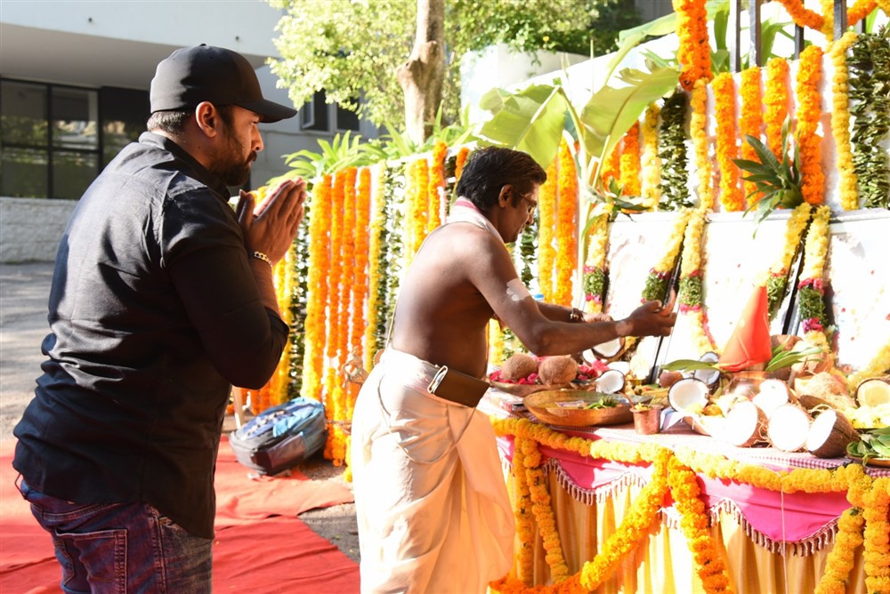 Amrutha Varshini Movie Opening Stills - Sakshi5
