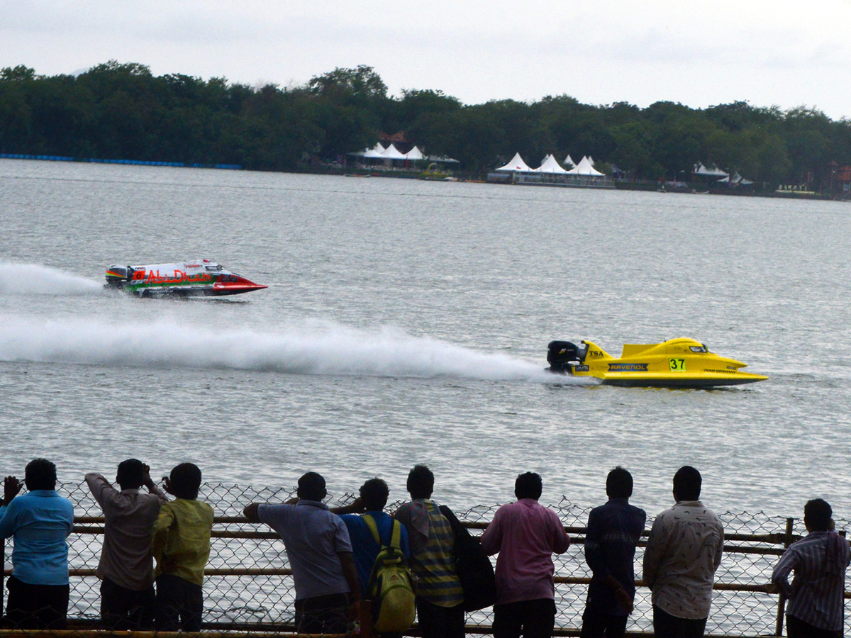 F1H2O Power Boat Race at Vijayawada Photo Gallery - Sakshi11