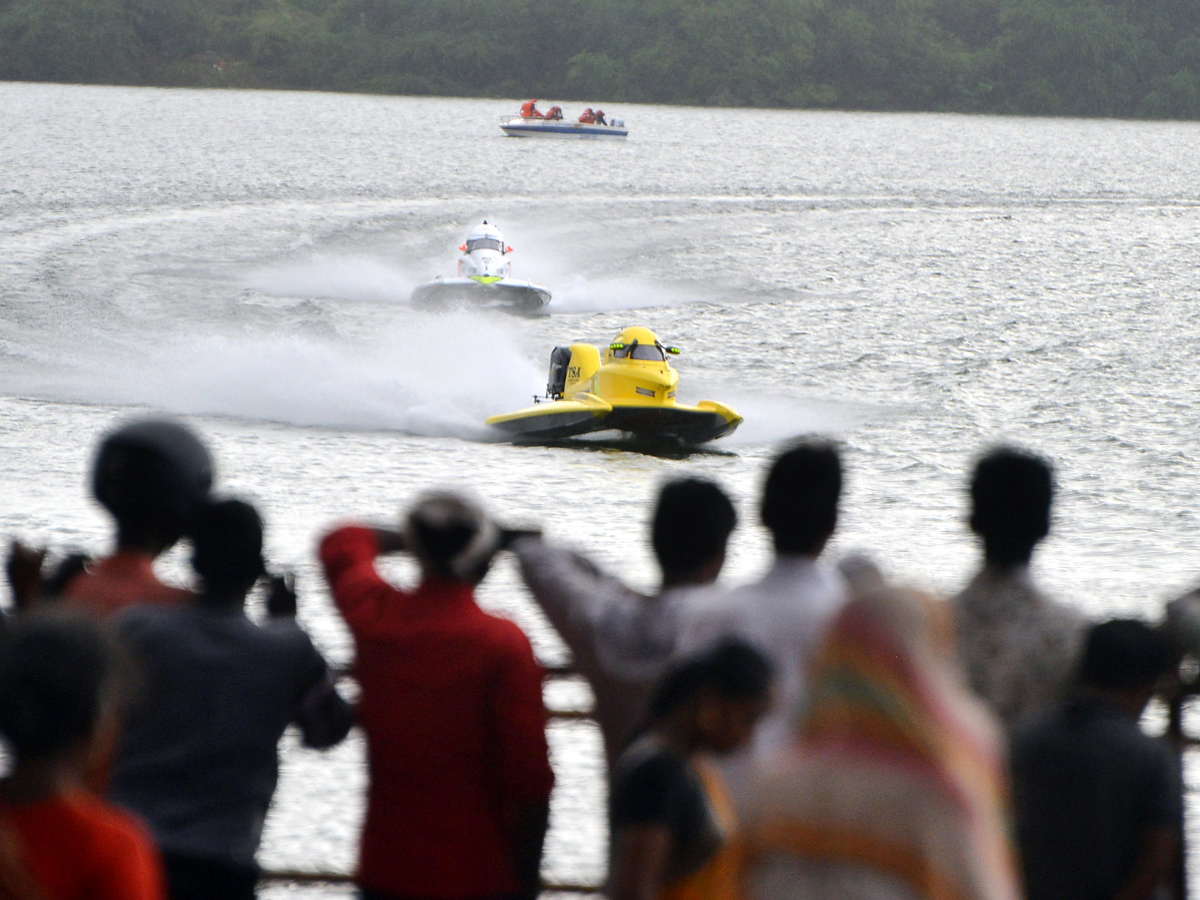 F1H2O Power Boat Race at Vijayawada Photo Gallery - Sakshi5
