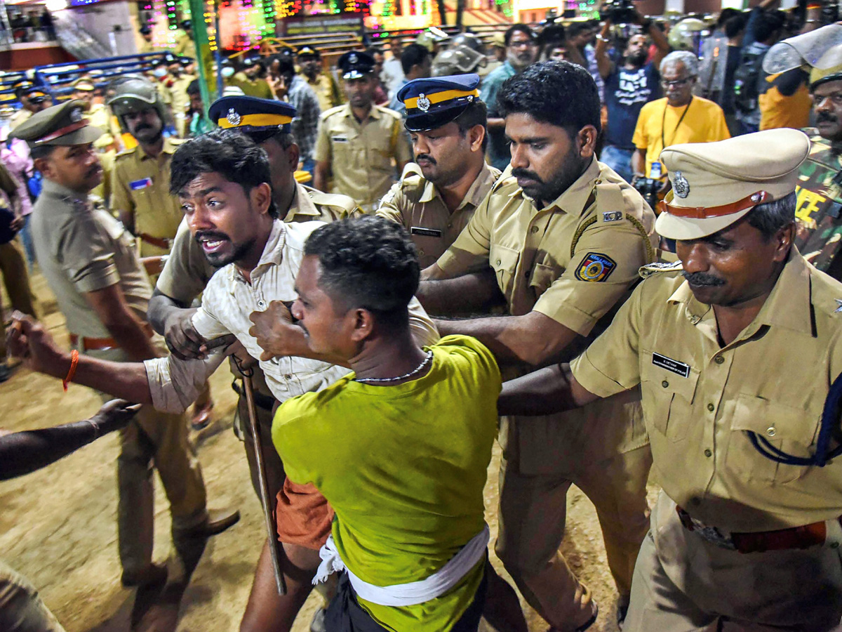 Sabarimala Temple in Kerala - Sakshi1