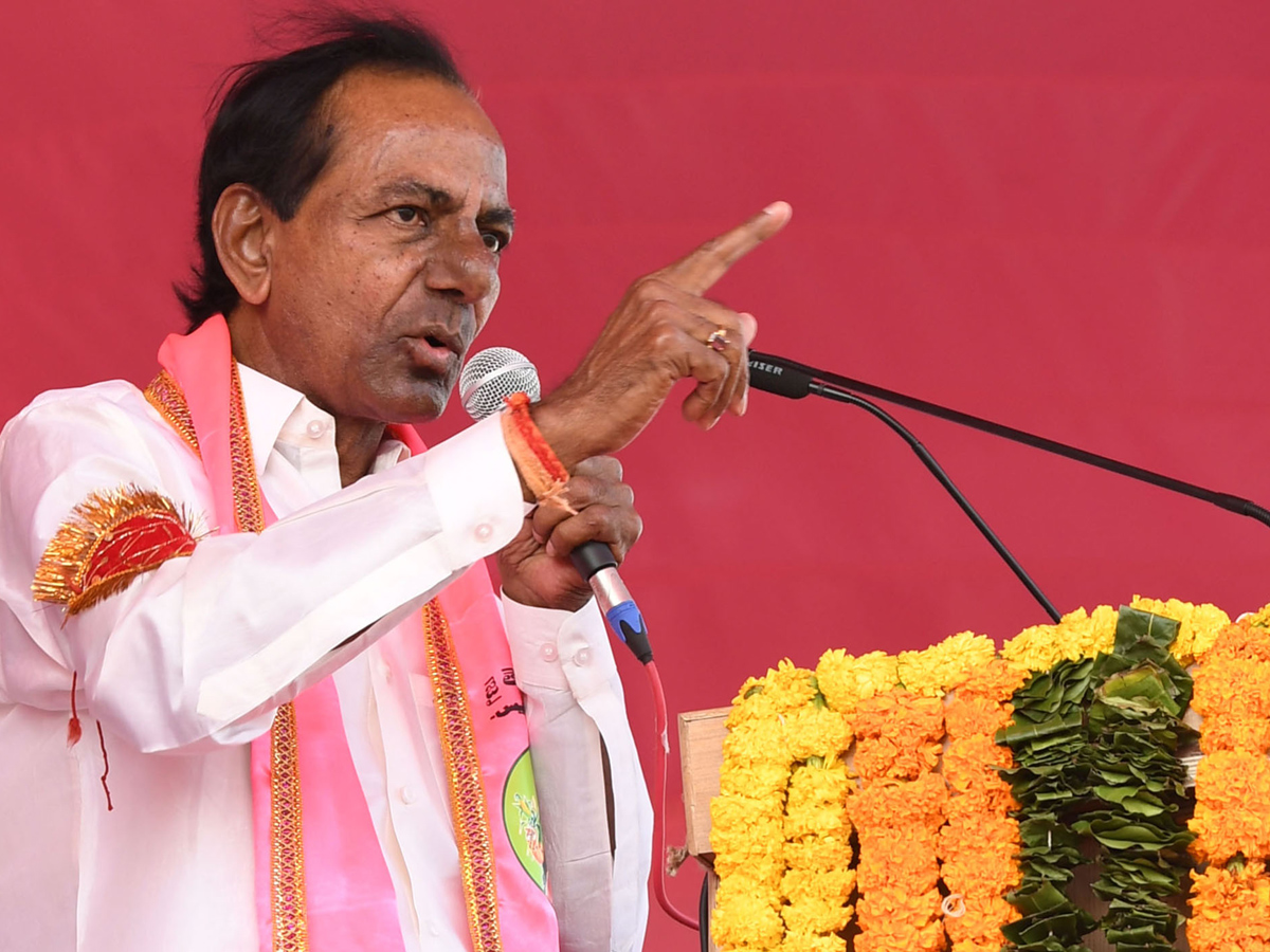 TRS Praja Ashirvada Sabha in Medak Photo Gallery - Sakshi5