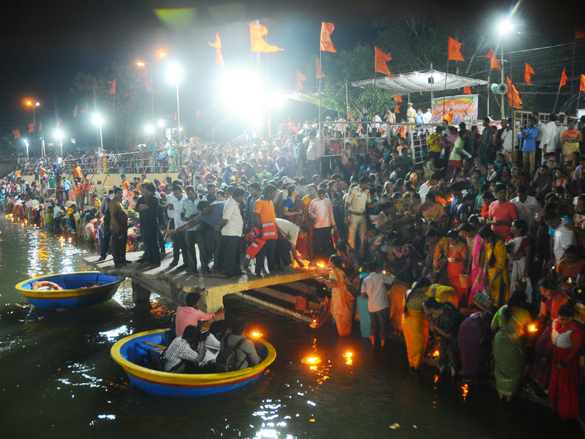 Karthika Masam at Srisailam Temple Photo Gallery - Sakshi19