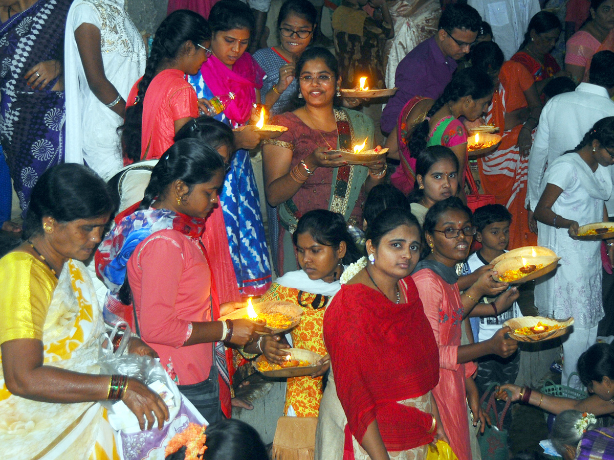 Karthika Masam at Srisailam Temple Photo Gallery - Sakshi21
