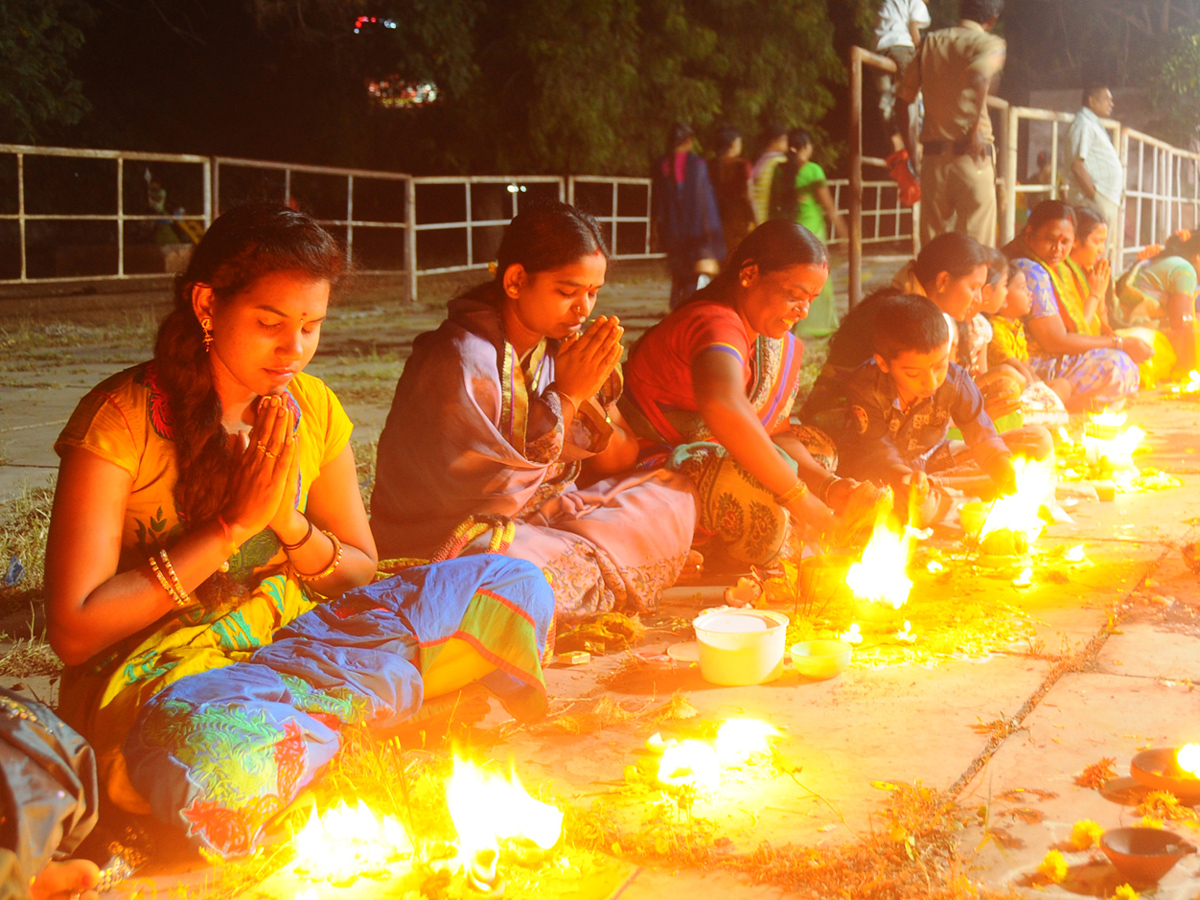 Karthika Masam at Srisailam Temple Photo Gallery - Sakshi24