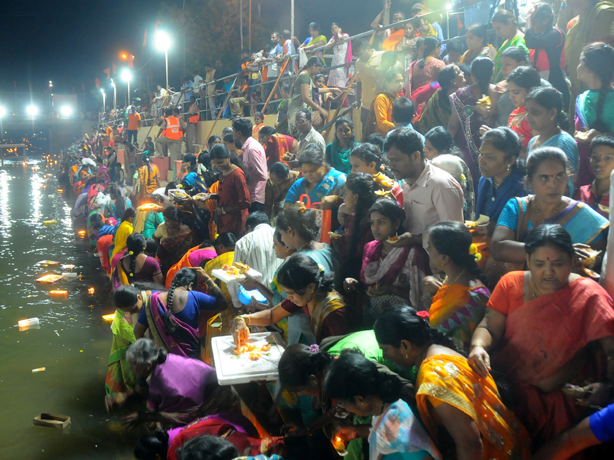 Karthika Masam at Srisailam Temple Photo Gallery - Sakshi7
