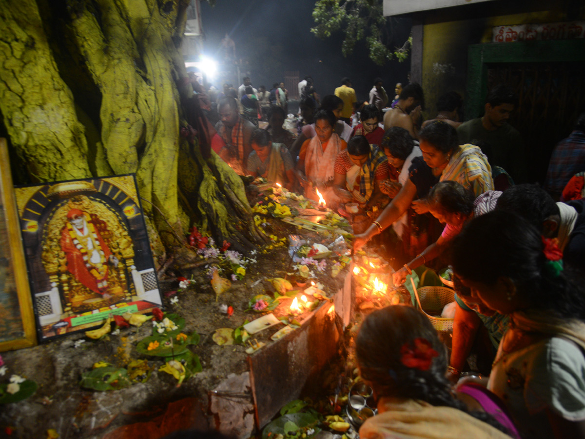 Karthika Masam Celebrations in Rajahmundry GODAVARI - Sakshi12