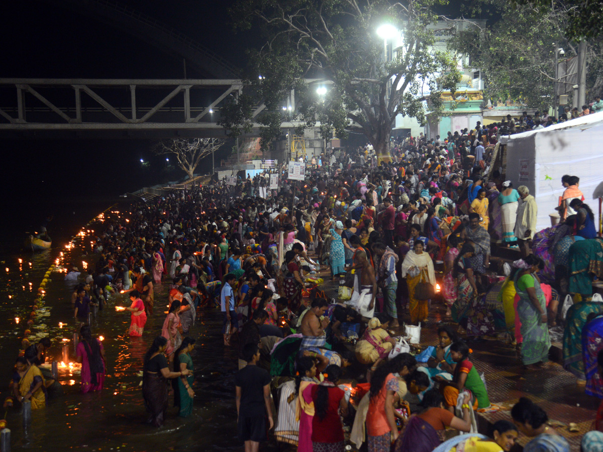 Karthika Masam Celebrations in Rajahmundry GODAVARI - Sakshi3