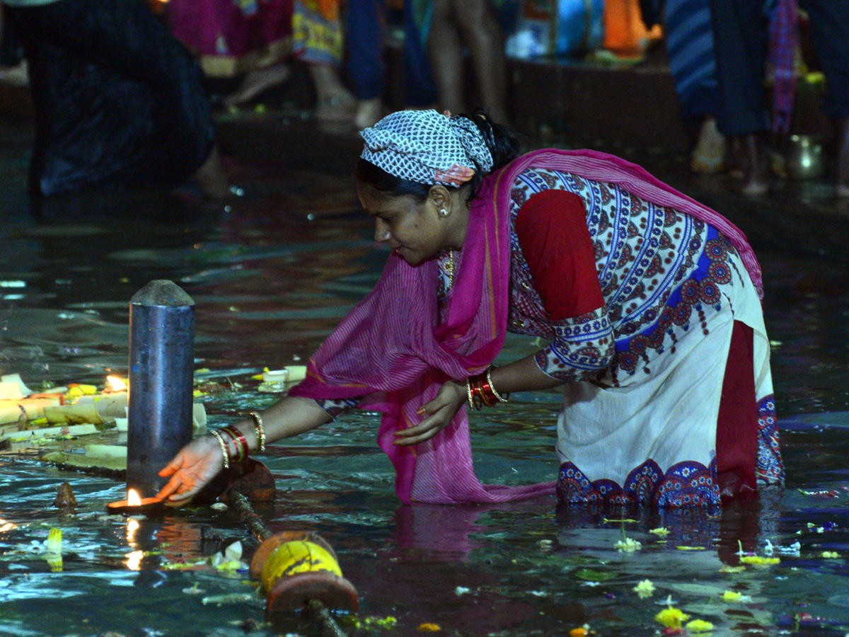 Karthika Masam Celebrations in Rajahmundry GODAVARI - Sakshi5