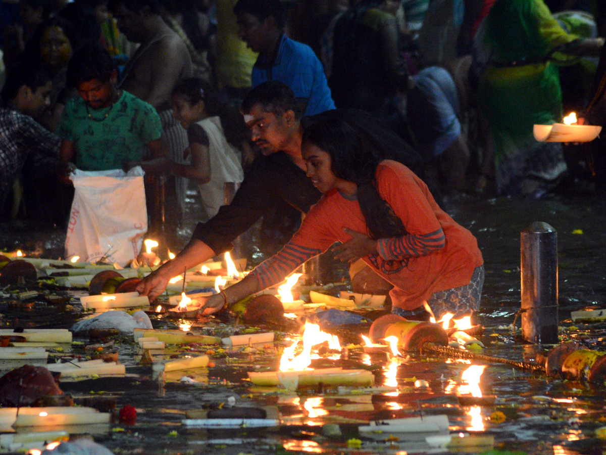 Karthika Masam Celebrations in Rajahmundry GODAVARI - Sakshi9