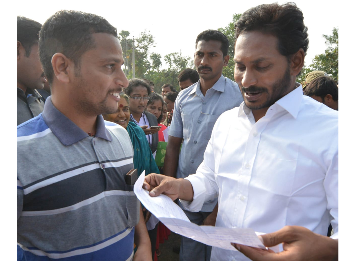 YS Jagan PrajaSankalpaYatra Day 320th Photo Gallery - Sakshi18