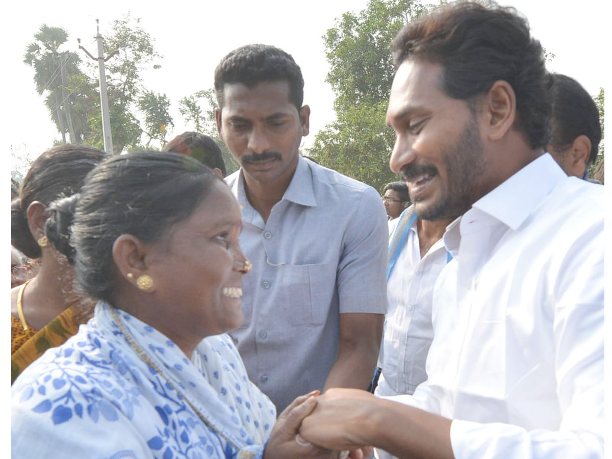 YS Jagan PrajaSankalpaYatra Day 320th Photo Gallery - Sakshi4