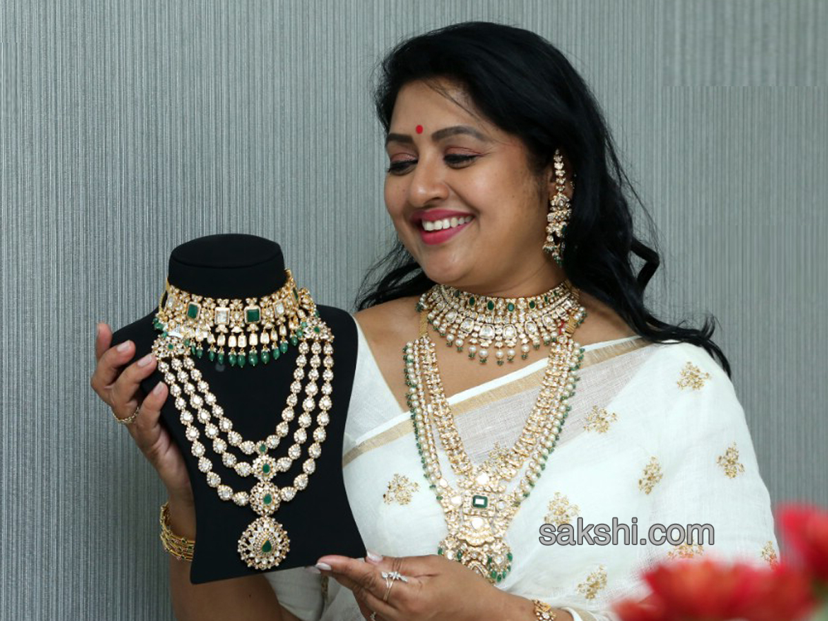 shanoor sana Gold shop opening In Somajiguda - Sakshi15