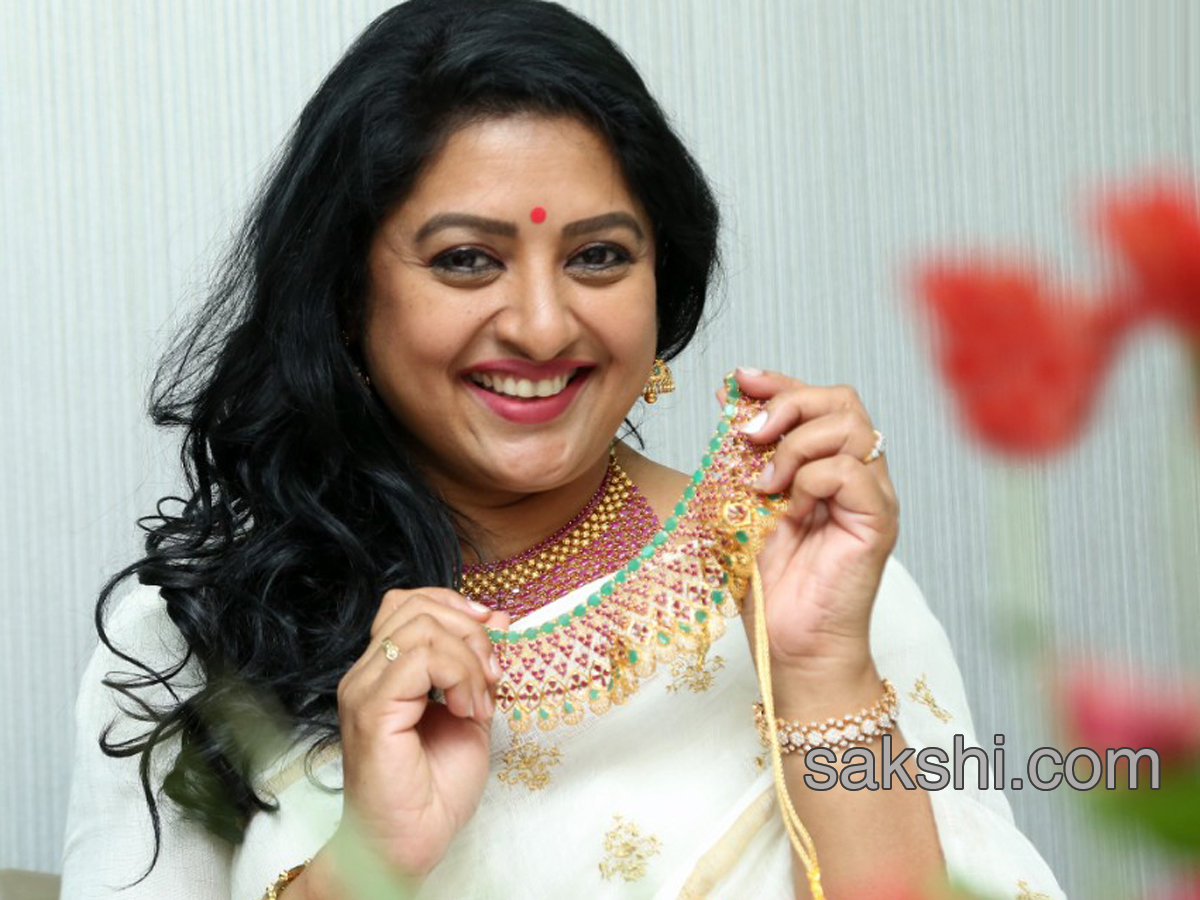 shanoor sana Gold shop opening In Somajiguda - Sakshi16