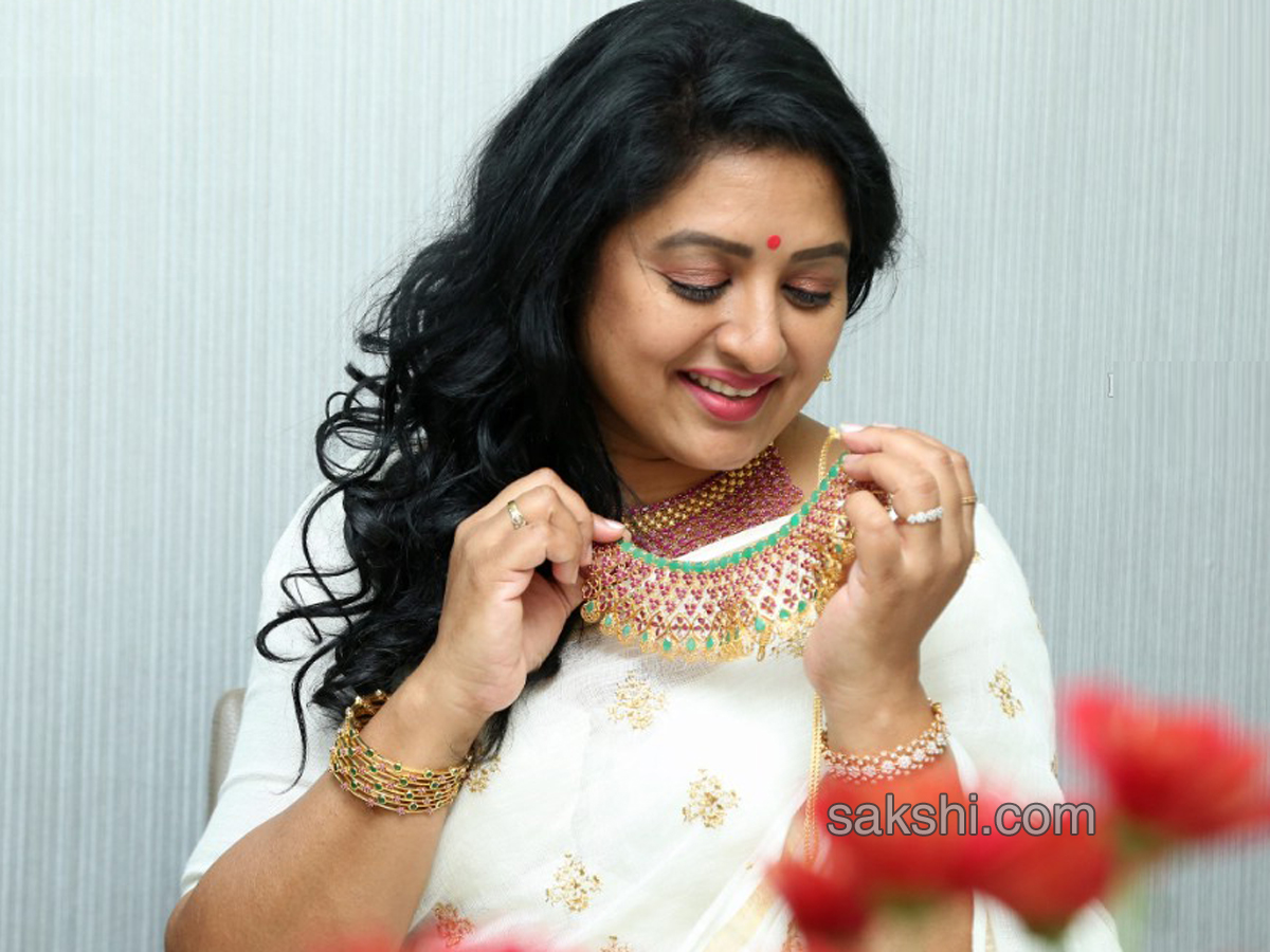 shanoor sana Gold shop opening In Somajiguda - Sakshi18