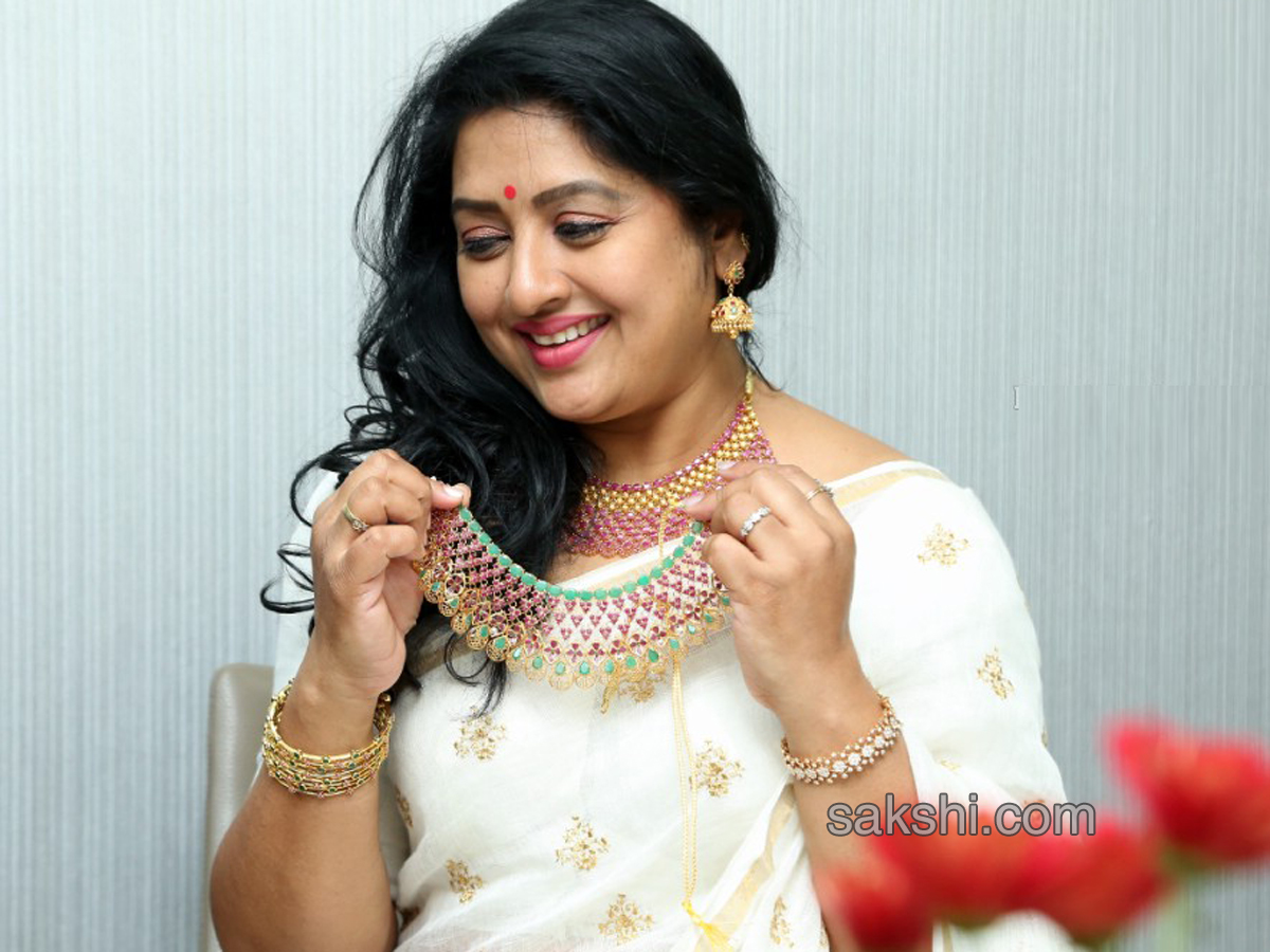 shanoor sana Gold shop opening In Somajiguda - Sakshi19