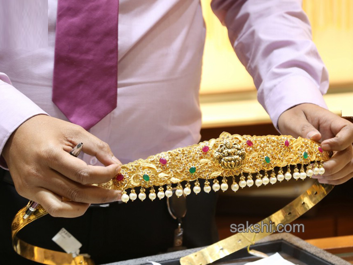 shanoor sana Gold shop opening In Somajiguda - Sakshi5