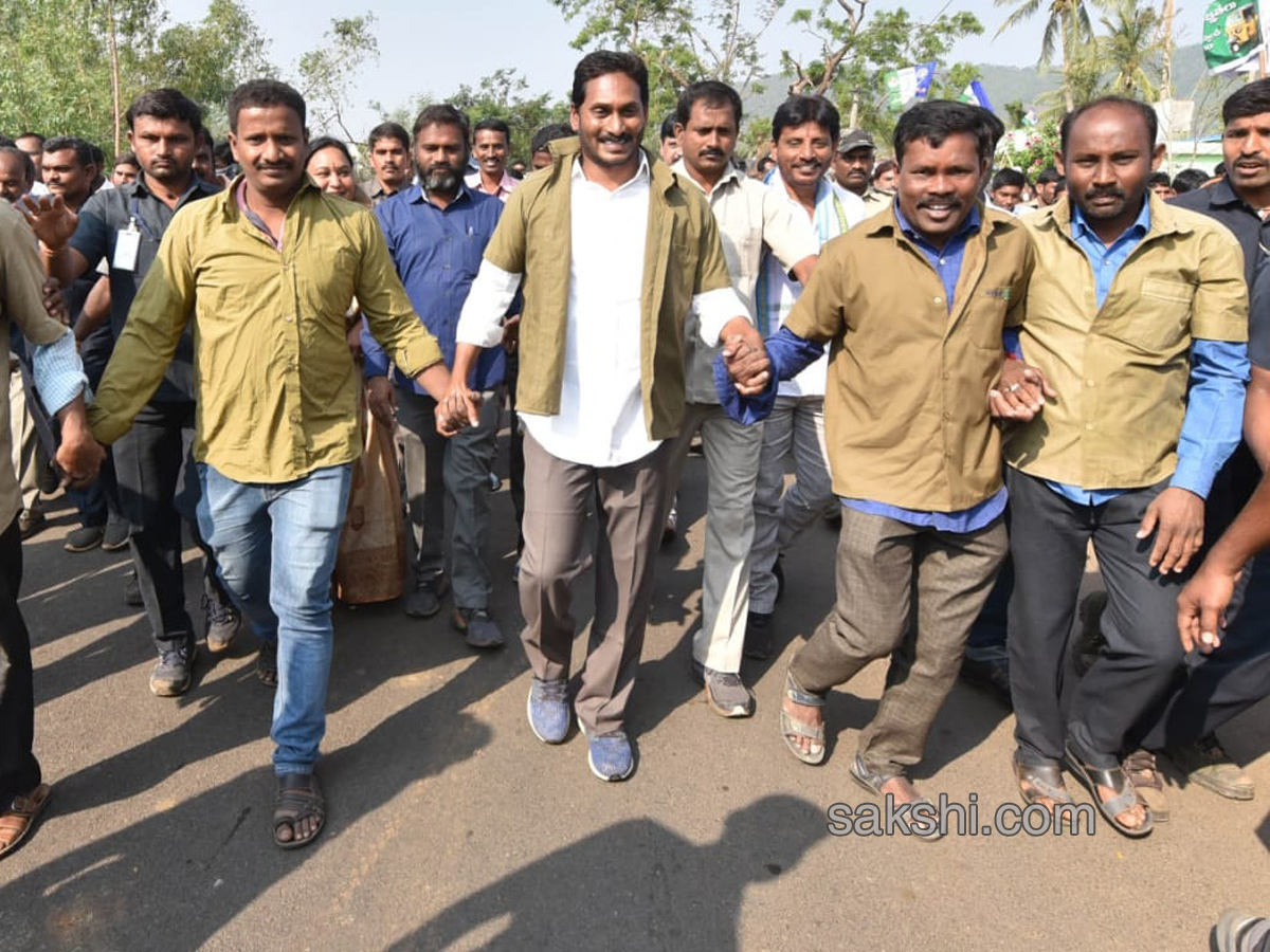 ys jagan prajasankalpayatra 332nd day - Sakshi15