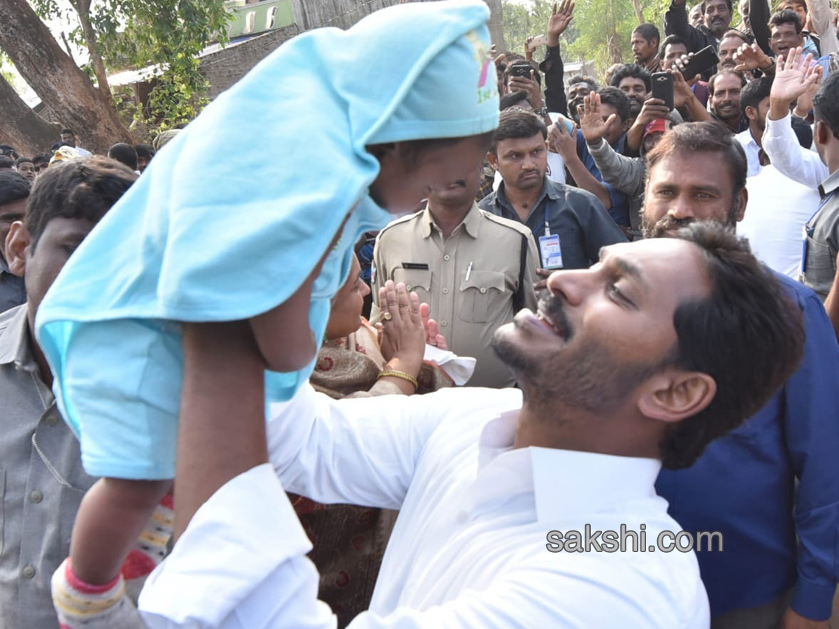 ys jagan prajasankalpayatra 332nd day - Sakshi3
