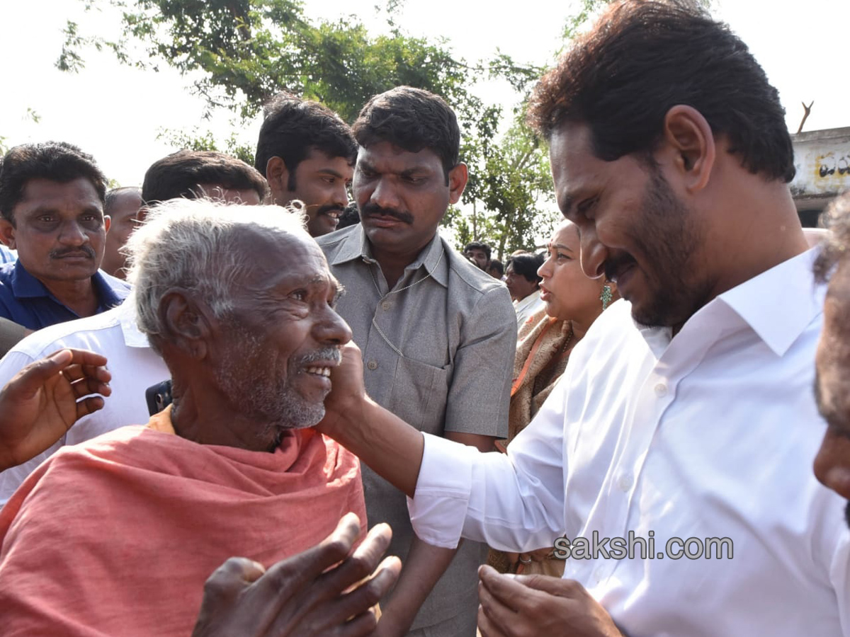 ys jagan prajasankalpayatra 332nd day - Sakshi4