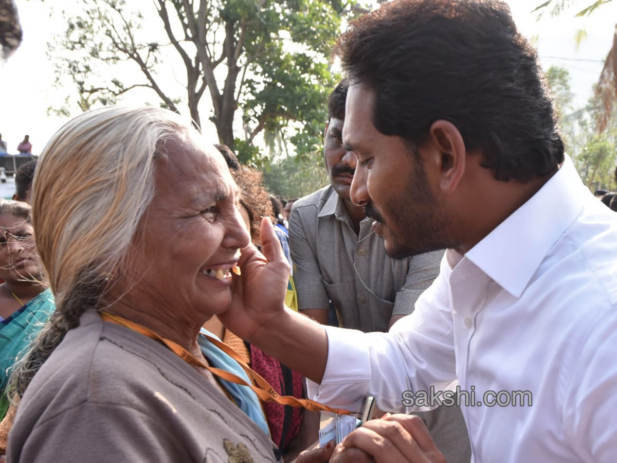 ys jagan prajasankalpayatra 332nd day - Sakshi6
